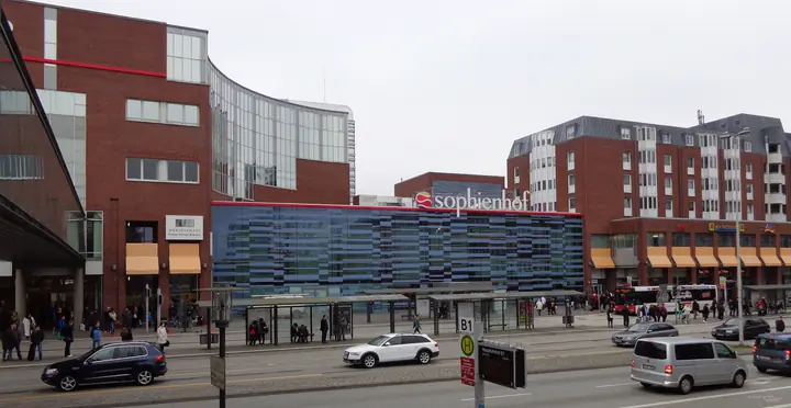 Sophienhof shopping centre by the central station